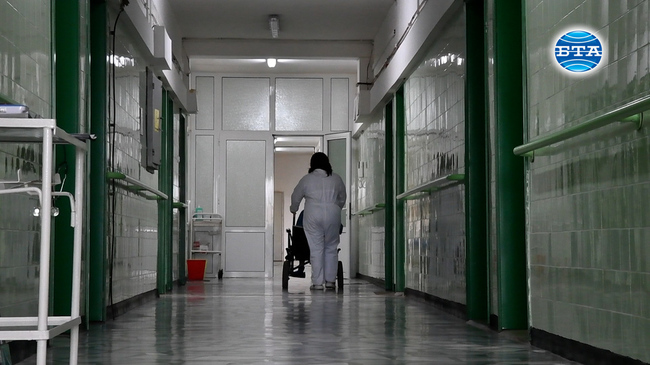 Борбата с коронавируса ще продължи още 2 години, според директора на разградската болница "Св. Иван Рилски"  