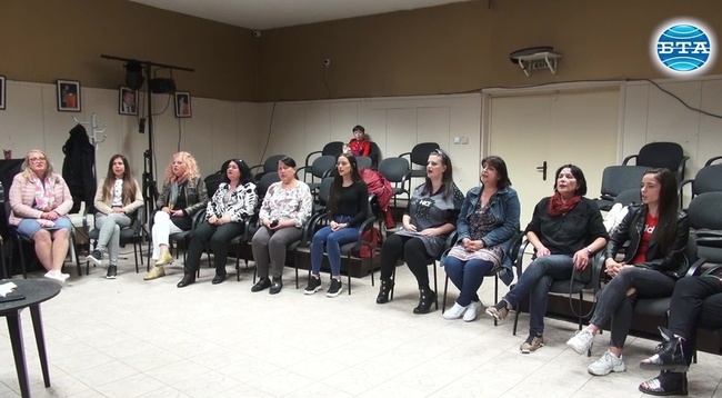 "Зад кулисите" с Мистерията на българските гласове преди първия им за годината концерт