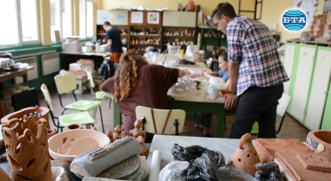 110 години Национално училище по приложни изкуства - Троян