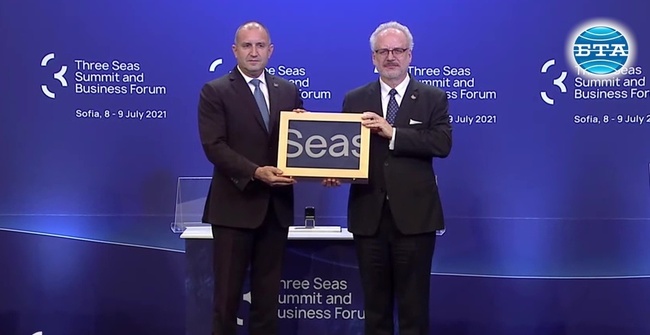 България предаде на Латвия председателството на Инициативата "Три морета"