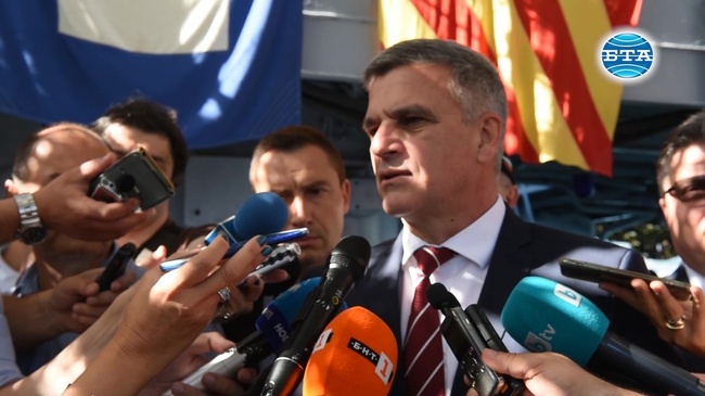 Оставането на служебния кабинет на власт с постоянен мандат е екзотична идея, смята Стефан Янев