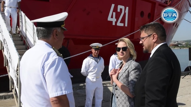 Мария Бакалова кръсти официално българския научноизследователски кораб "Св. Св. Кирил и Методий"