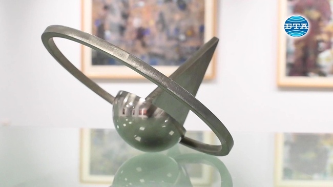 Внучката на последния император Хабсбург показва свои творби в Бургас