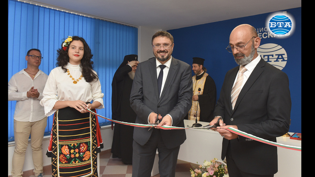 Новият национален пресклуб на БТА във Варна
отвори врати