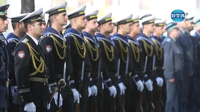 Пред Паметника на летеца в София бе отбелязан Празникът на авиацията и ВВС