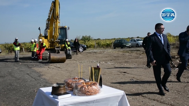 Започна реконструкцията на пътя Поморие - Ахелой