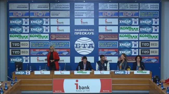  	
Международният ден на глухите 23 септември и неговото отбелязване за първи път в България, съвместно от 12 организации на хора с увреден слух под надслов „Продължаваме заедно на жестов език”.