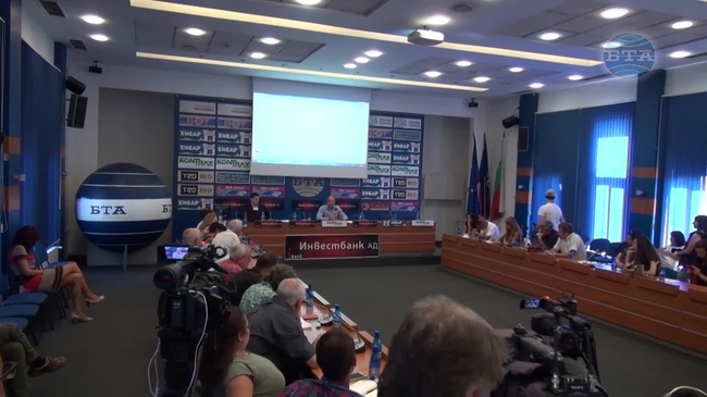 О.з.генерал-майор Румен Радев: Напуснах армията, защото не съм съгласен България да плаща за охрана на въздушното си пространство