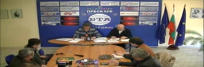 Училищното настоятелство на МГ "К. Величков", гр. Пазарджик твърди,че има злоупотреба със средства от страна на ръководството на учебното заведение