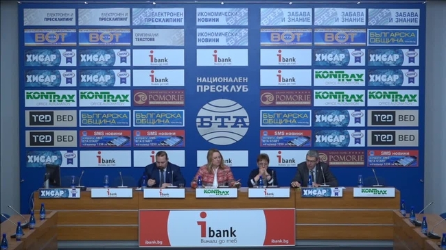 Предпоставки за влошаване на лекарствоснабдяването по празниците и рисковете за 2018 годинаАкценти:

    Решението на НС на НЗОК от 19.12.2017 г. за отлагане плащането на дължимите суми към аптеките за първата половина на месец ноември 2017 година и последствията от това.
    Ще има ли риск от влошен достъп до лекарства за българските пациенти по празниците и какви са причините?
    Какъв ще бъде реалният дефицит в бюджета на НЗОК в перото за лекарства за амбулаторна помощ през следващата година?
    Р