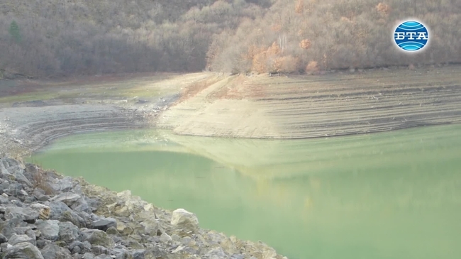 Язовир "Асеновец" край Сливен е пълен наполовина