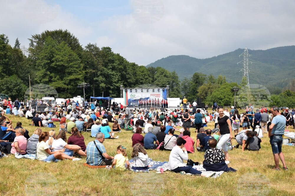 Разлог - Предел - "Пирин пее" - народен събор