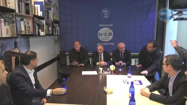 Посланик Радко Влайков подчерта, че политическият диалог между България и Сърбия започва с думите "българско национално малцинство" на специална пресконференция по случай втората годишнина на пресклуба на БТА в Босилеград