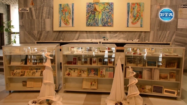 Изложба представя в картички Коледата и Новата година на XX век