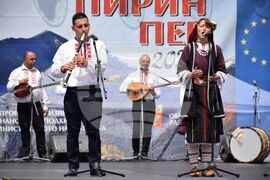 Разлог - Предел - "Пирин пее" - народен събор