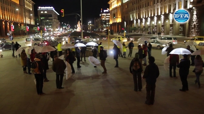 Акция на активисти на "Грийнпийс" в подкрепа на възобновяемата енергия