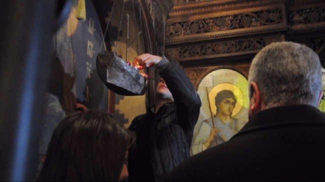 Уникално кандило във формата на кораб запалиха за Никулден във Видин