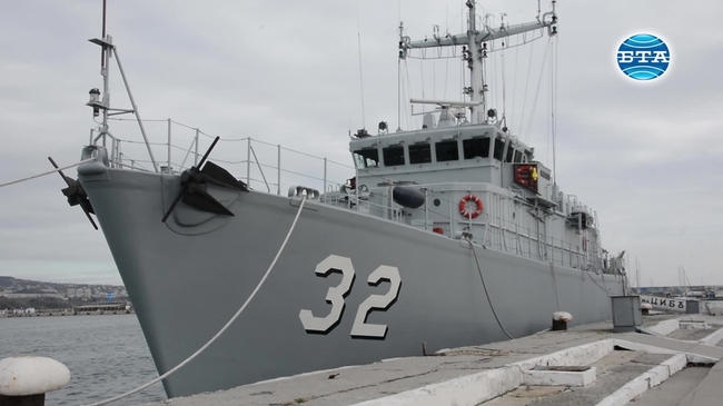 Минният ловец "Цибър" замина за участие в международно учение в Егейско море