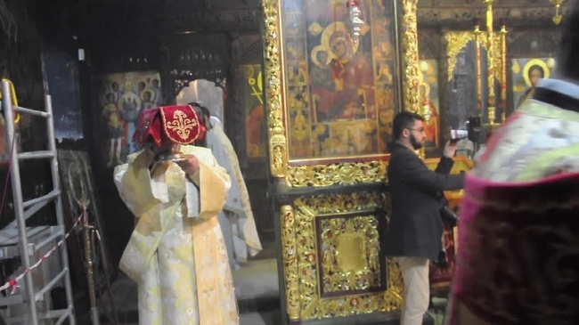 На Задушница Негово Светейшество Патриарх Неофит отслужи панихида в Троянската света обител, почитайки паметта на Патриарх Максим
