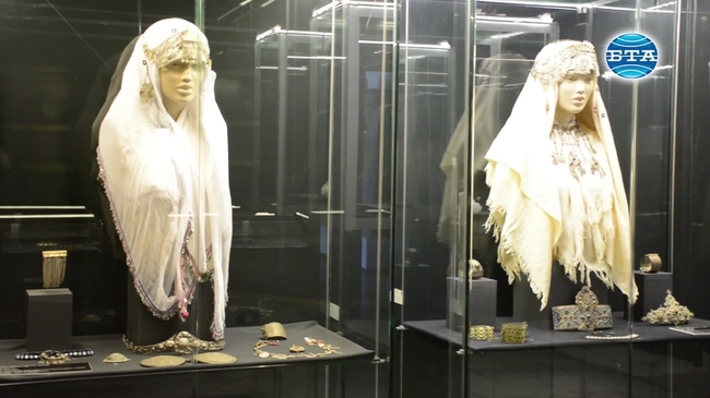 Изложба "Накитът през вековете - символ на власт или украшение" в РИМ - Бургас