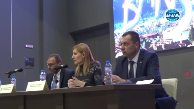 Министър Ангелкова обсъди с представители на институциите в Банско готовността за зимния туристически сезон
