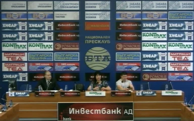 България затъва в тежка и всеобхватна криза. Партиите нагазиха в блатото на предизборните заигравания и губят времето на нацията и държавата.