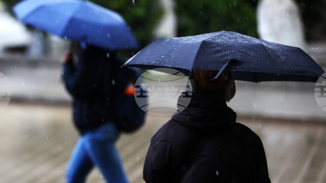 Всички училища в Атина и цялата област Атика ще са затворени утре заради лошото време; властите призоваха да не се пътува без причина