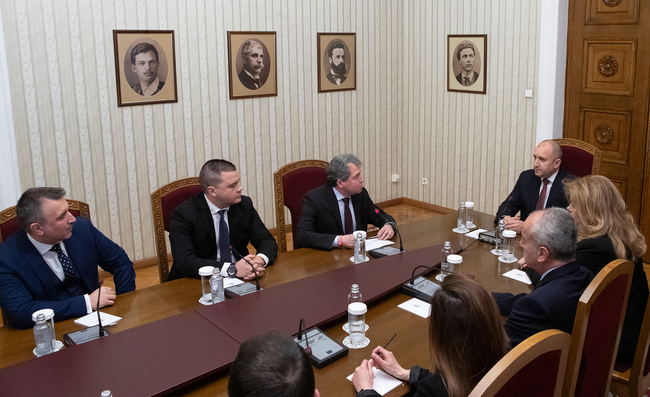 Прессекретариат на президента: Със среща с представители на парламентарната група на „Има такъв народ“ държавният глава завърши конституционната процедура за консултации с политическите сили в 49-ото Народно събрание