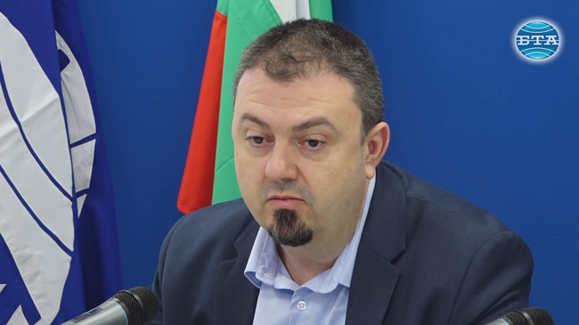 Към настоящия момент не отчитаме риск от загуба на средства по ОП „Наука и образование за интелигентен растеж“, каза Иван Попов