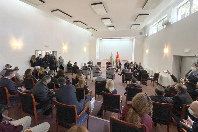 Република Северна Македония - София-Скопие – авиолиния – делегация –  туроператори - среща