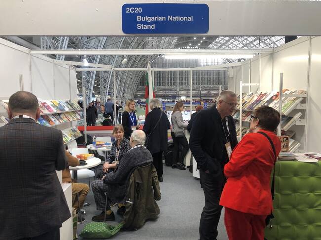 Заместник-министър Амелия Гешева на откриването на Първия български щанд на Лондонския панаир на книгата: „Днес даваме началото на една устойчива традиция“