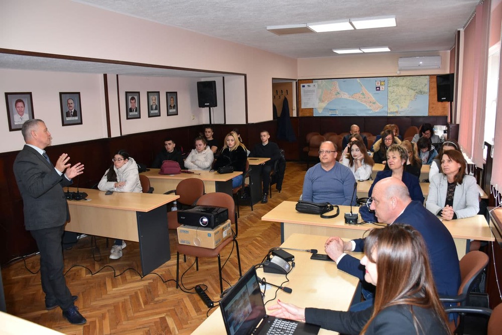 Бургаски държавен университет „Проф. д-р Асен Златаров“ представи възможностите за професионална реализация в общините Поморие и Айтос