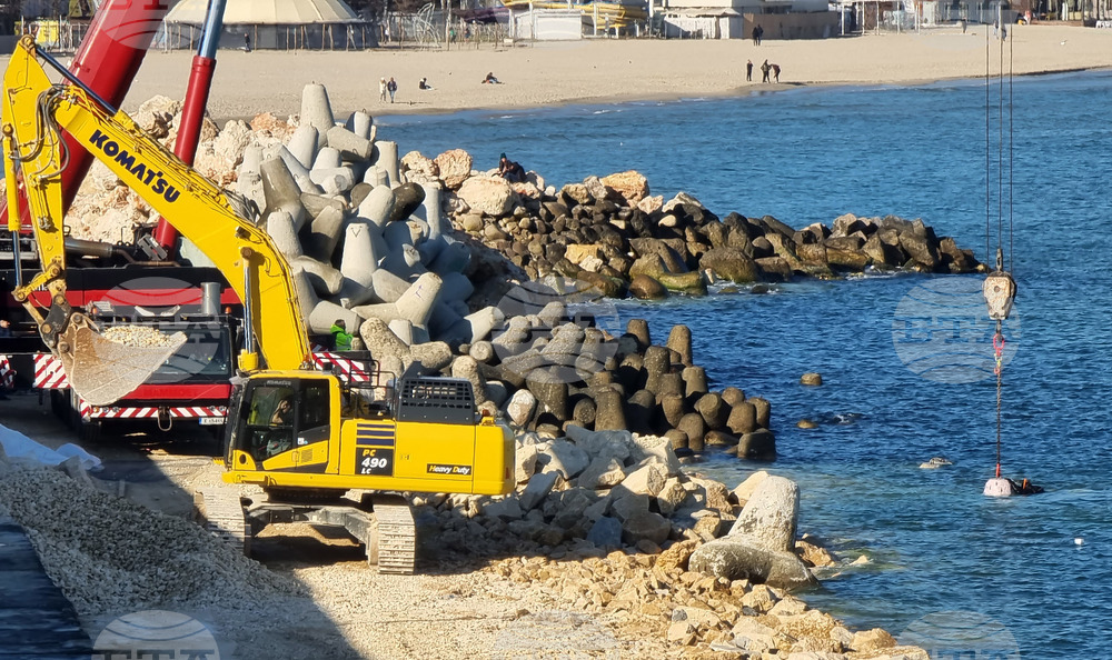 Варна - вълнолом - ремонт