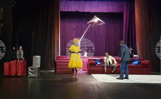 Разград - театър - премиера - „Хотел „Британика“, Лондон“