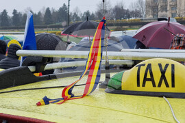 Румъния -  таксиметрови шофьори - протест