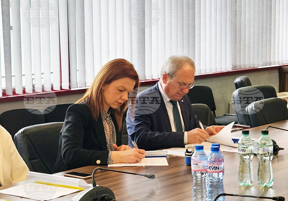 Кметът на Търговище подписа договори за над 14 млн. лв. по Инвестиционната програма за общински проекти