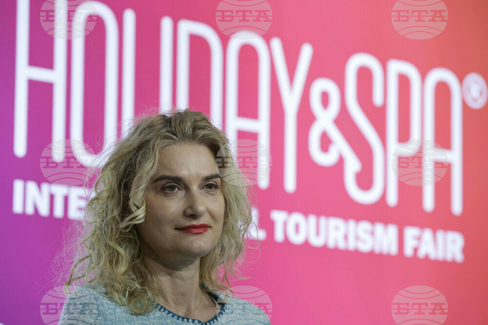 Minister Dinkova Optimistic for Upcoming Summer Tourist Season