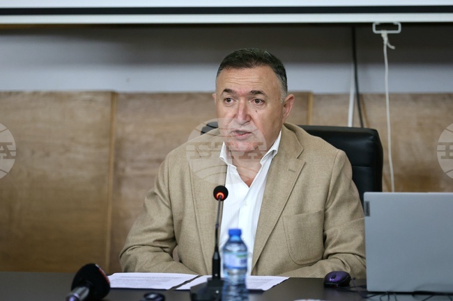 Торби с животински тор са били изхвърлени на пътя София - Бургас между Карлово и село Васил Левски 