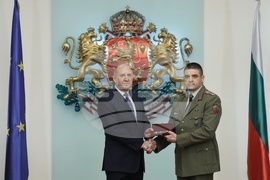 Румен Радев - Данаил Баев - висше офицерско звание - удостояване