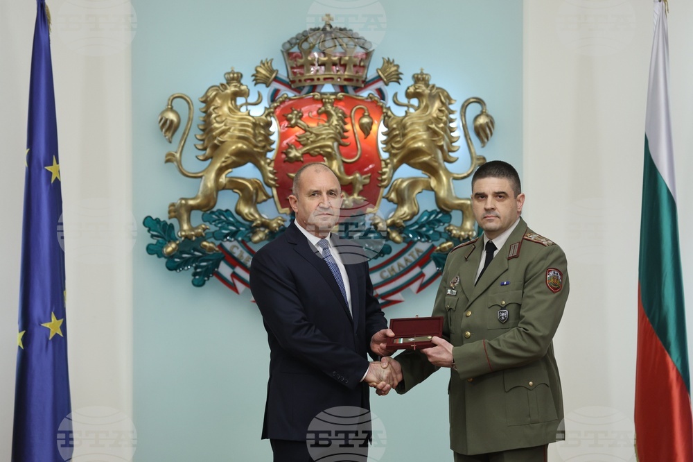 Румен Радев - Данаил Баев - висше офицерско звание - удостояване
