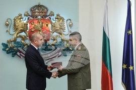 Румен Радев - Данаил Баев - висше офицерско звание - удостояване