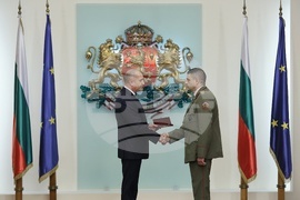 Румен Радев - Данаил Баев - висше офицерско звание - удостояване