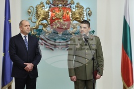 Румен Радев - Данаил Баев - висше офицерско звание - удостояване