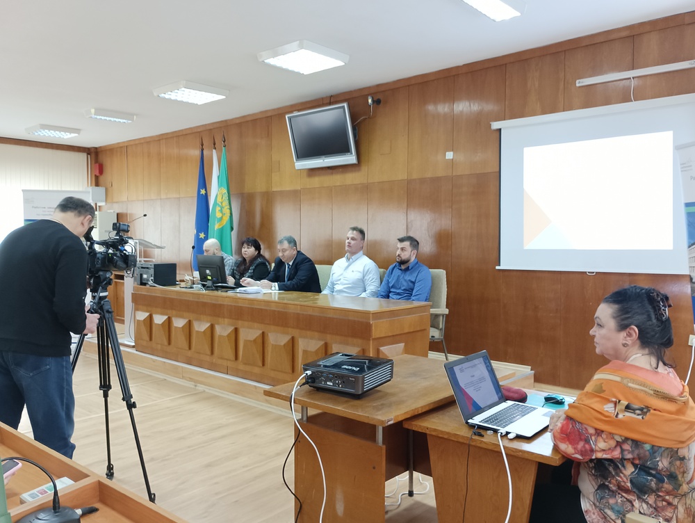 Община Шумен беше домакин на заключителната пресконференция по проект „Подобряване на енергийната ефективност на общински сгради“ 