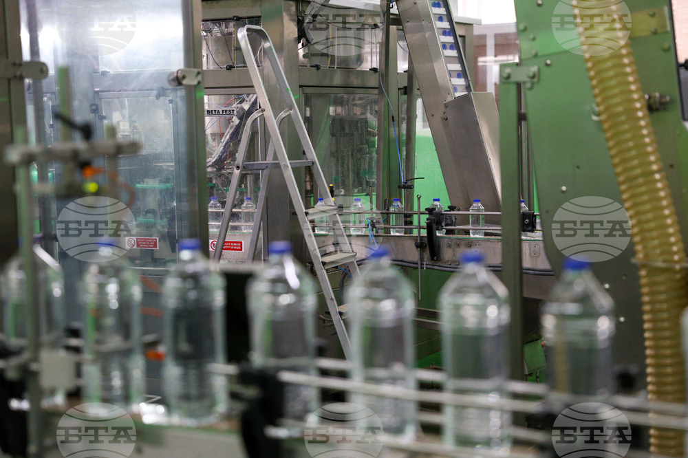 Министърът на здравеопазването ще одобрява методите за обработка на натуралните минерални и изворни води за пиене, гласува на първо четене парламентът