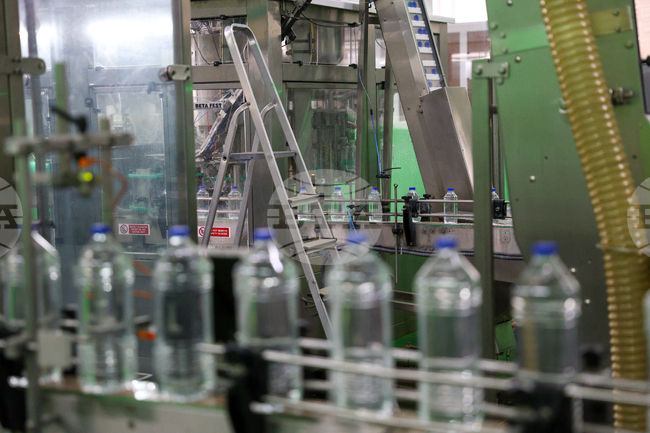 Министърът на здравеопазването ще одобрява методите за обработка на натуралните минерални и изворни води за пиене, гласува на първо четене парламентът