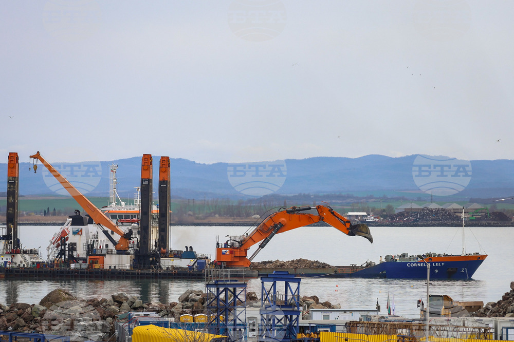 Бургас - пристанищен терминал - удълбочаване