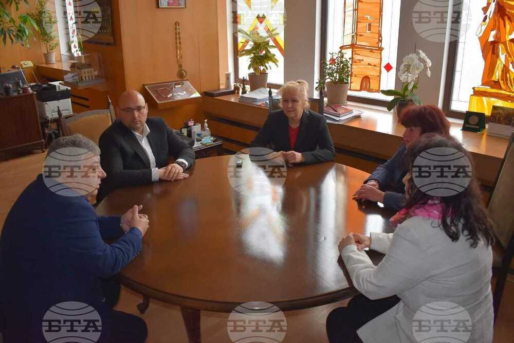 Кметът на Разград се срещна с новоназначените директори на три учебни заведения в общината