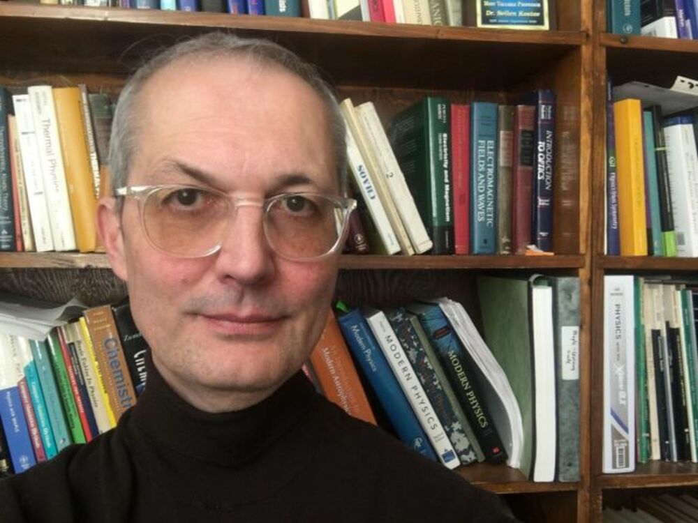 За тъгата на физиката в съвременния свят, разказва проф. Свилен Костов от Югозападния държавен университет на Джорджия