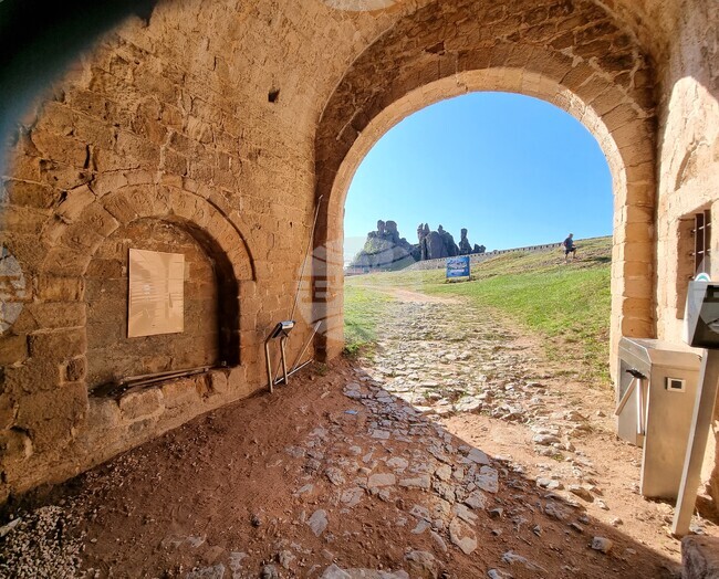 Белоградчик - фестивал "Опера на върховете - Белоградчишки скали"